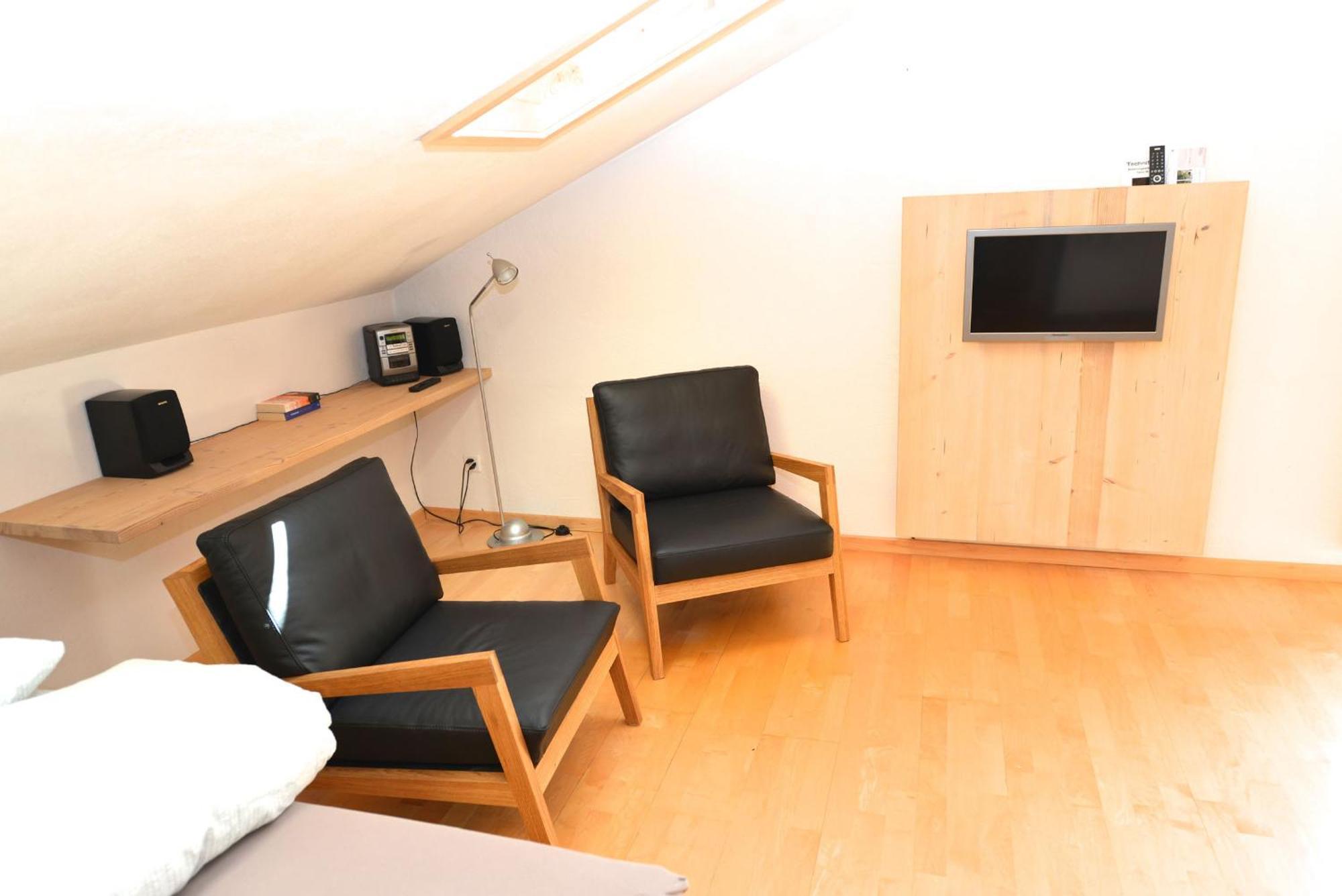 Stilvolle Dachwohnung Fuer 4 Im Thermenort Apartamento