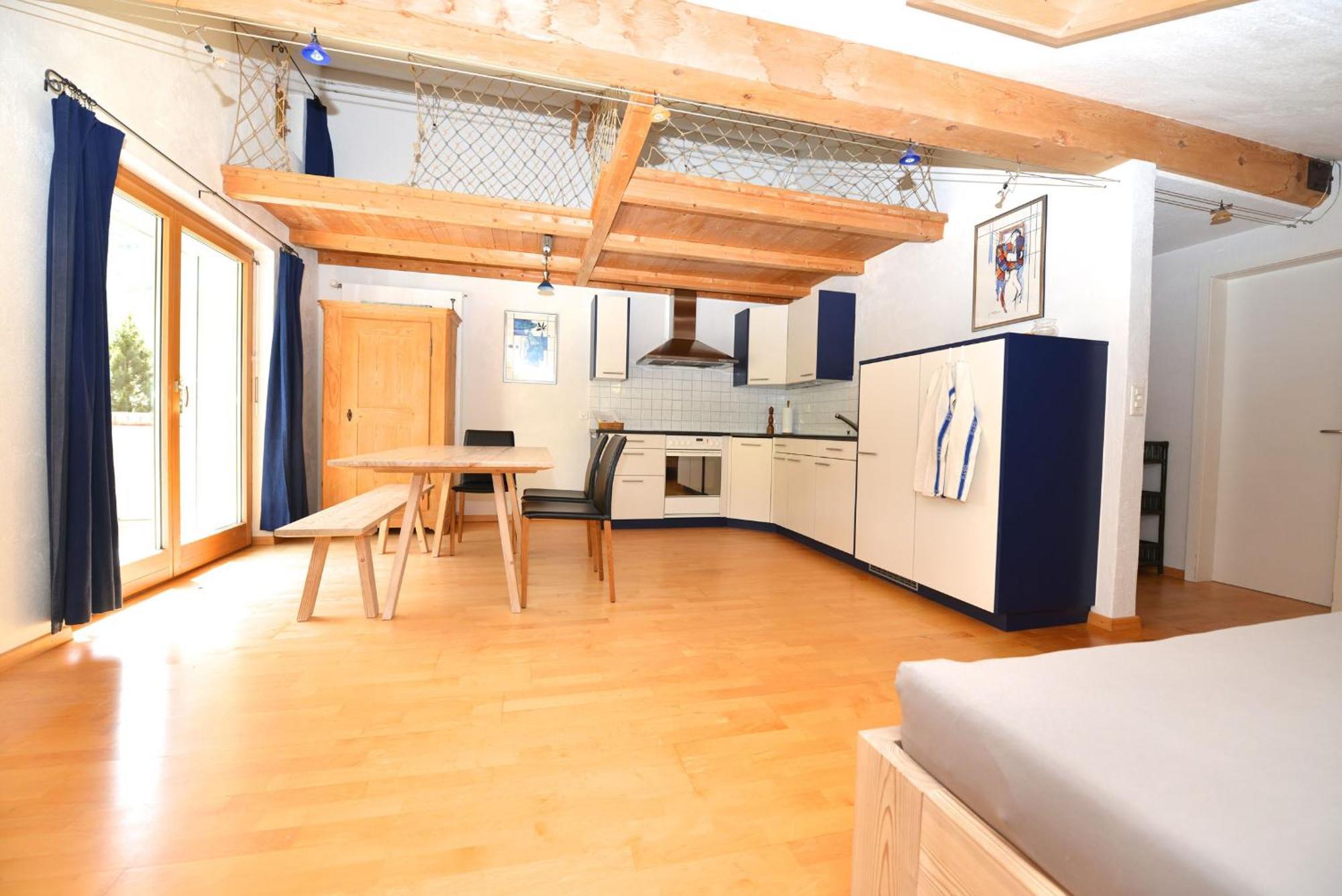 Stilvolle Dachwohnung Fuer 4 Im Thermenort Apartamento *